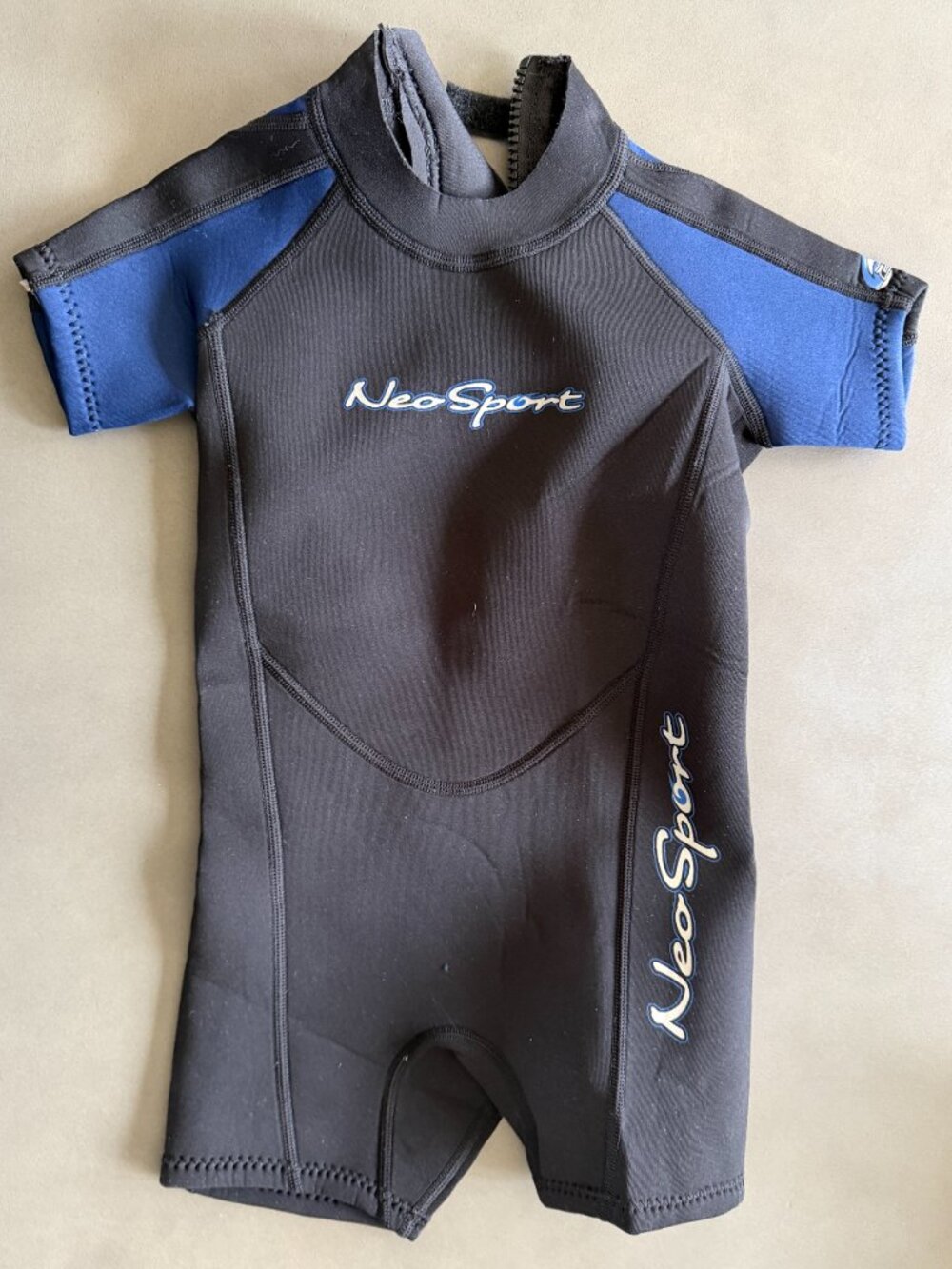 UNISEX NeoSport Kids Wetsuit Size 4 Shorty Black Blue Neoprene Surf Swim Dive